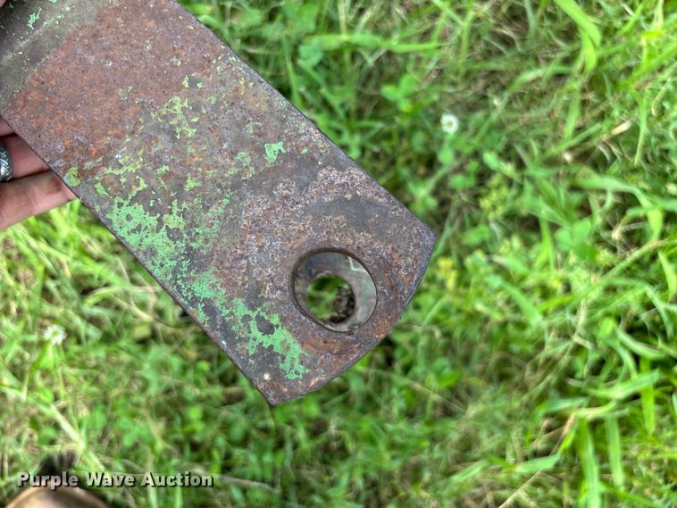 image for item EO4368 John Deere 662 hay rake