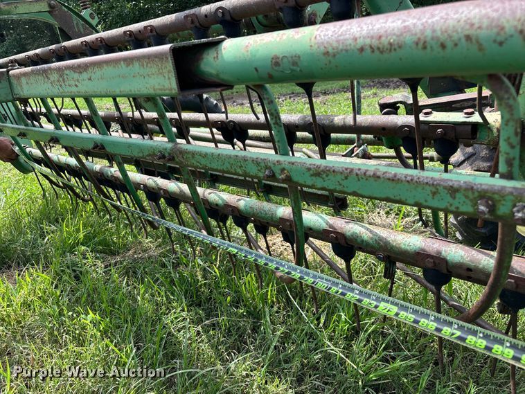 image for item EO4368 John Deere 662 hay rake