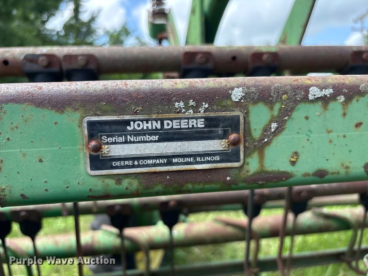 image for item EO4368 John Deere 662 hay rake