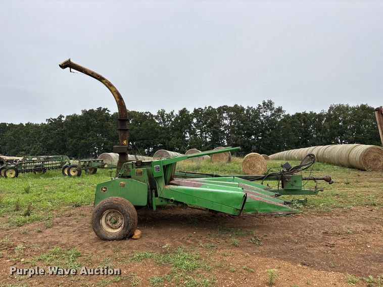 image for item EO4382 John Deere 3960 forage harvester