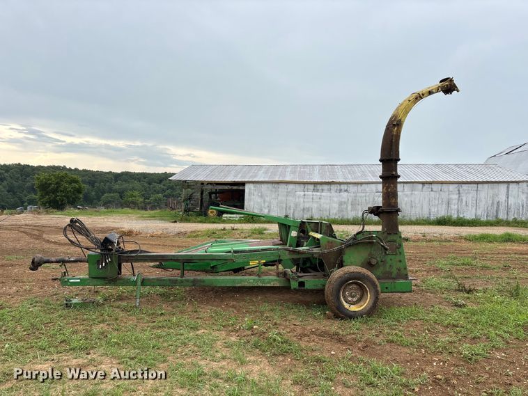 image for item EO4382 John Deere 3960 forage harvester
