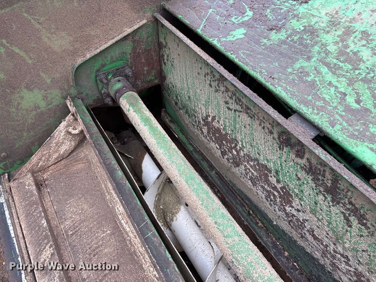 image for item EO4382 John Deere 3960 forage harvester