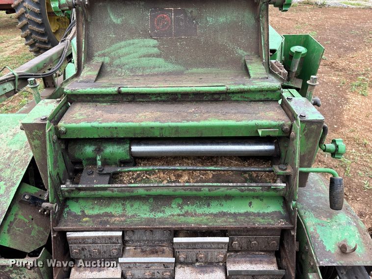 image for item EO4382 John Deere 3960 forage harvester