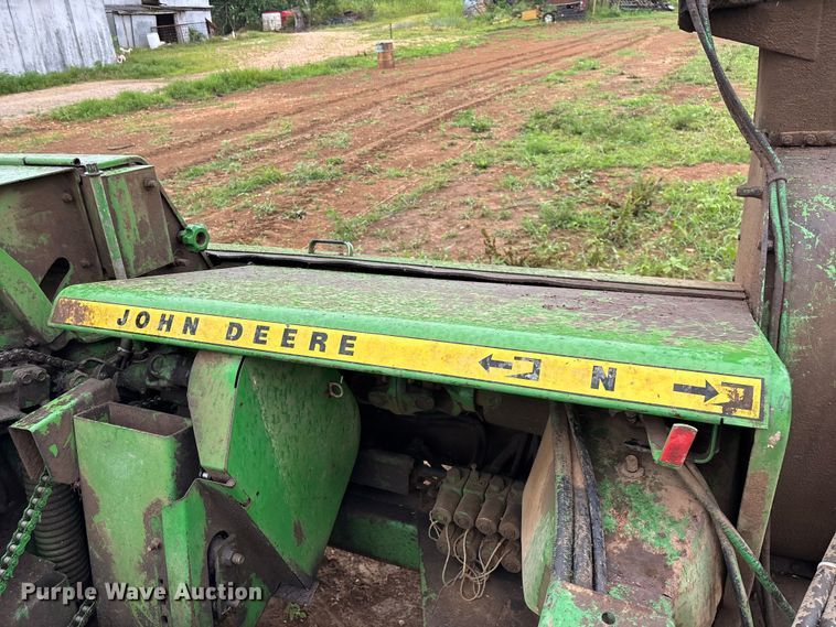 image for item EO4382 John Deere 3960 forage harvester