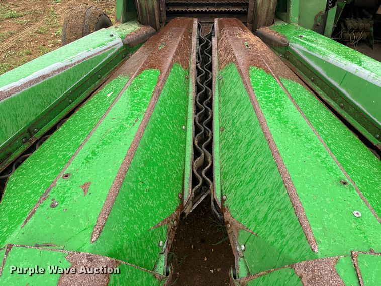 image for item EO4382 John Deere 3960 forage harvester