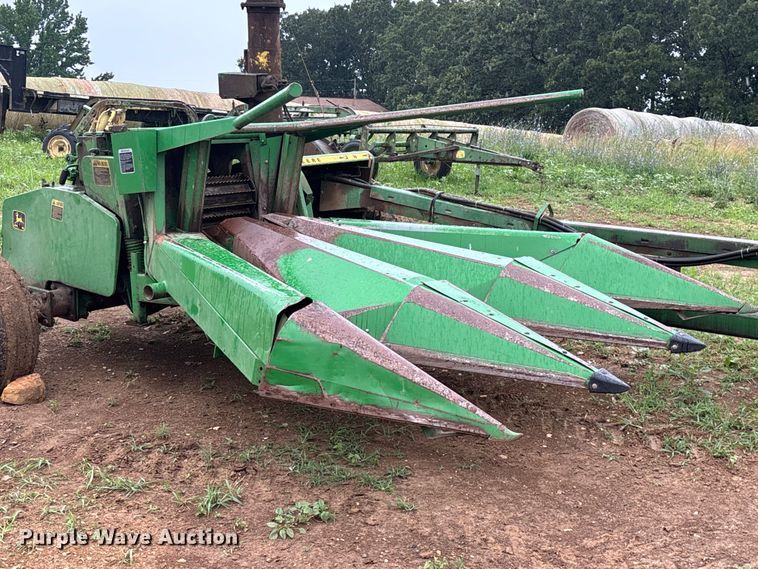 image for item EO4382 John Deere 3960 forage harvester