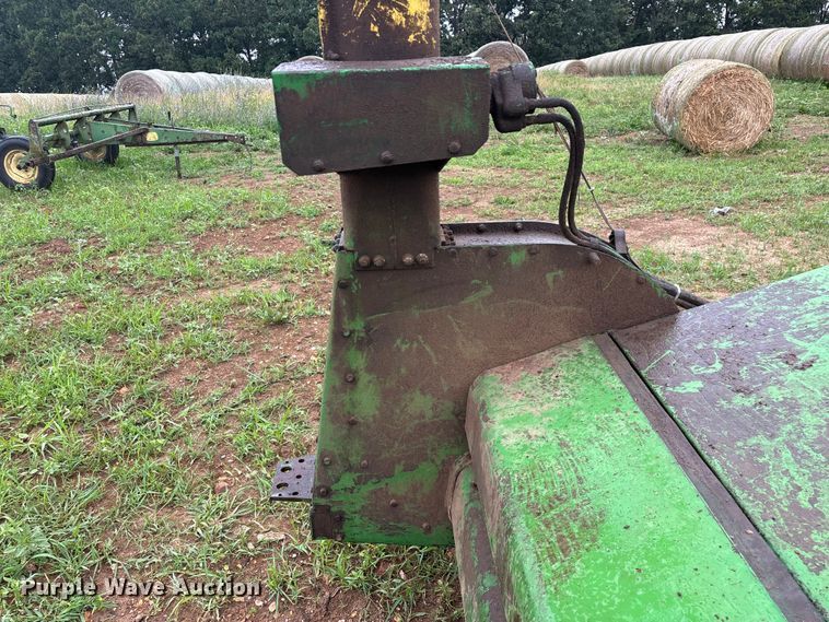 image for item EO4382 John Deere 3960 forage harvester