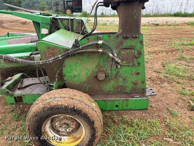 image for item EO4382 John Deere 3960 forage harvester
