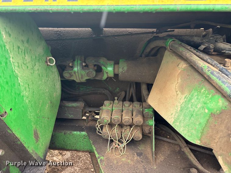 image for item EO4382 John Deere 3960 forage harvester