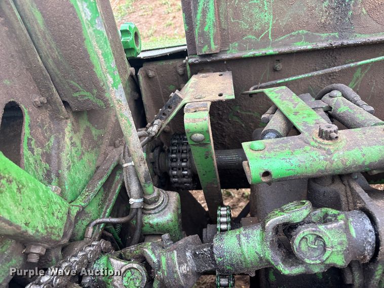 image for item EO4382 John Deere 3960 forage harvester