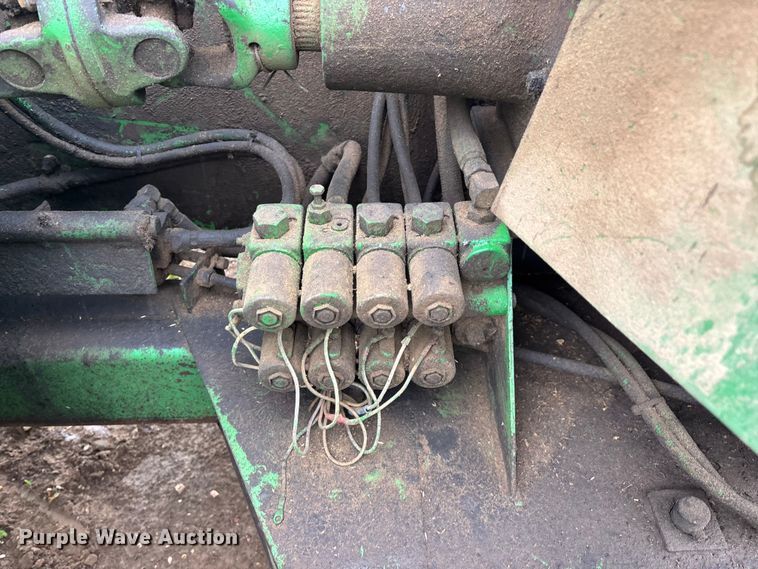 image for item EO4382 John Deere 3960 forage harvester