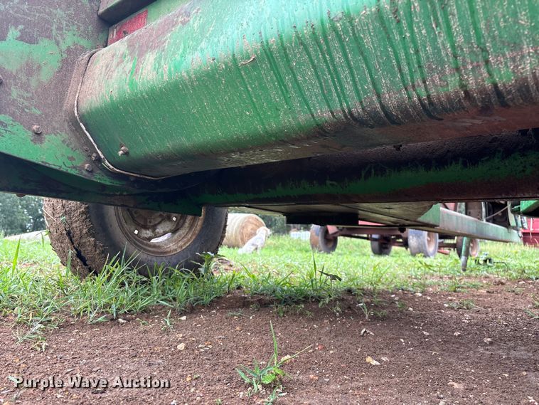 image for item EO4382 John Deere 3960 forage harvester