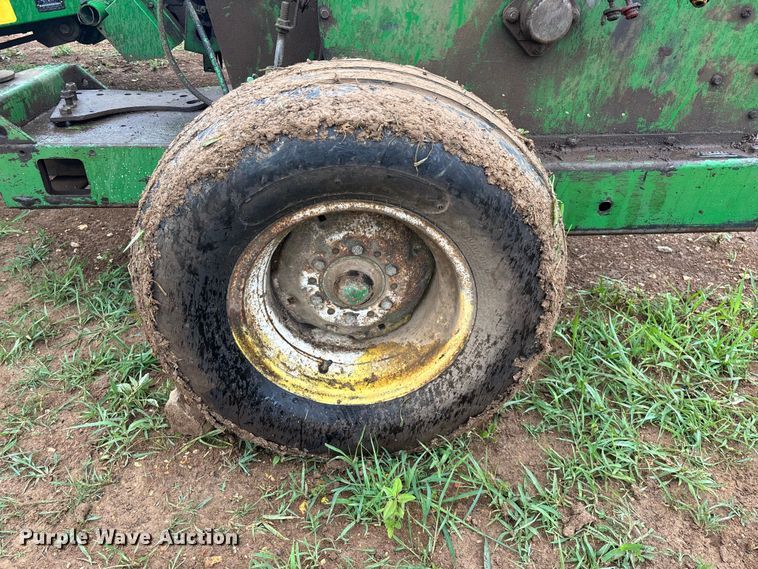 image for item EO4382 John Deere 3960 forage harvester