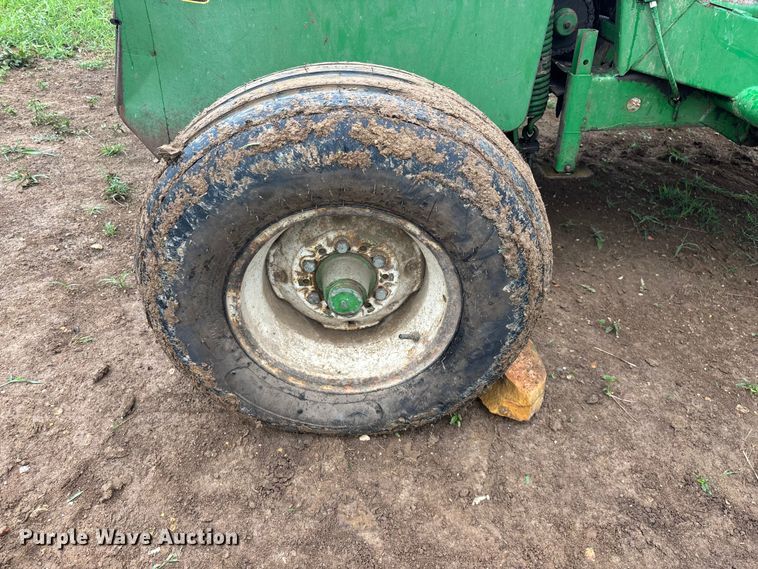 image for item EO4382 John Deere 3960 forage harvester