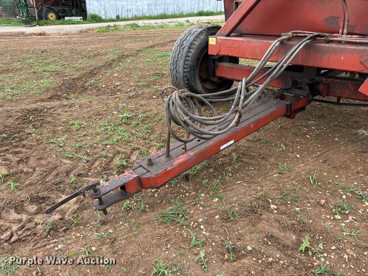 image for item EO4383 Richardton 770 silage dump wagon