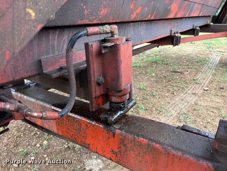 image for item EO4383 Richardton 770 silage dump wagon