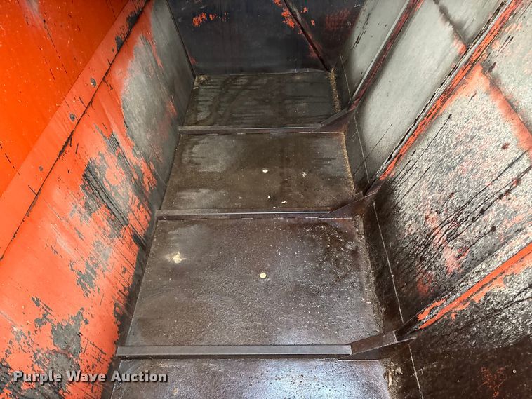 image for item EO4383 Richardton 770 silage dump wagon