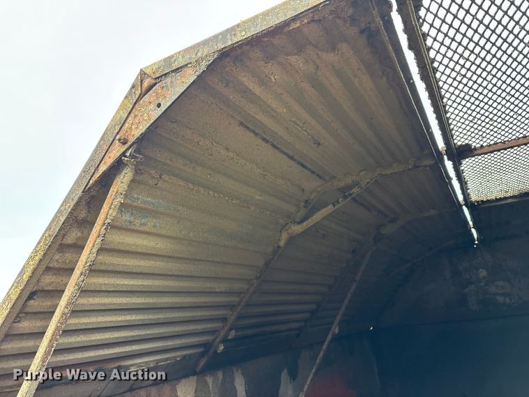 image for item EO4383 Richardton 770 silage dump wagon