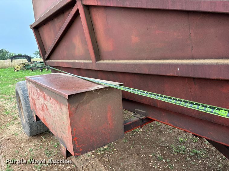 image for item EO4383 Richardton 770 silage dump wagon