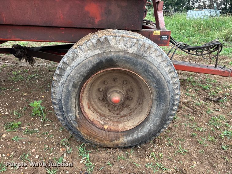 image for item EO4383 Richardton 770 silage dump wagon