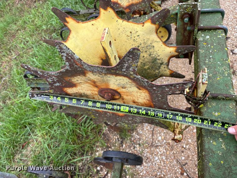 image for item EO4384 John Deere 825 row crop cultivator