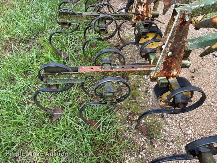 image for item EO4384 John Deere 825 row crop cultivator