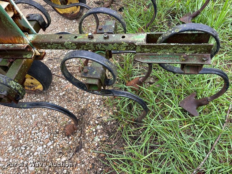 image for item EO4384 John Deere 825 row crop cultivator