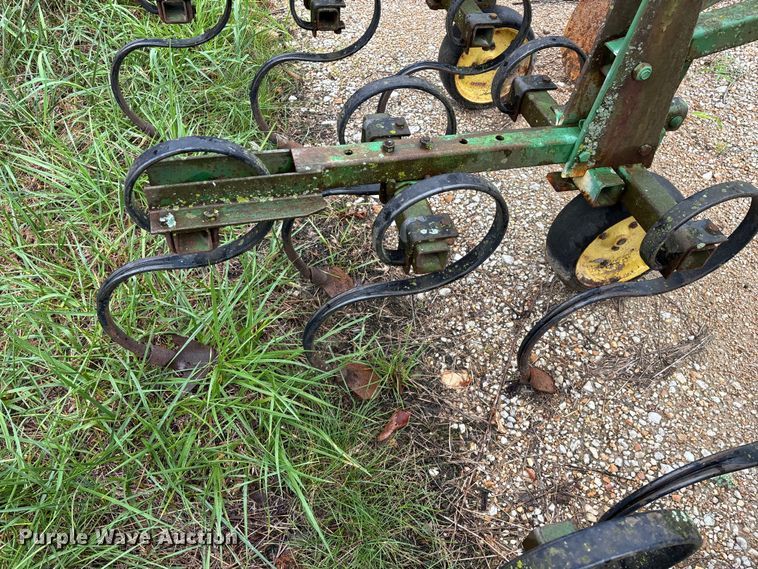image for item EO4384 John Deere 825 row crop cultivator