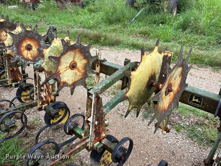 image for item EO4384 John Deere 825 row crop cultivator