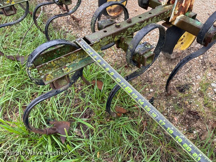 image for item EO4384 John Deere 825 row crop cultivator