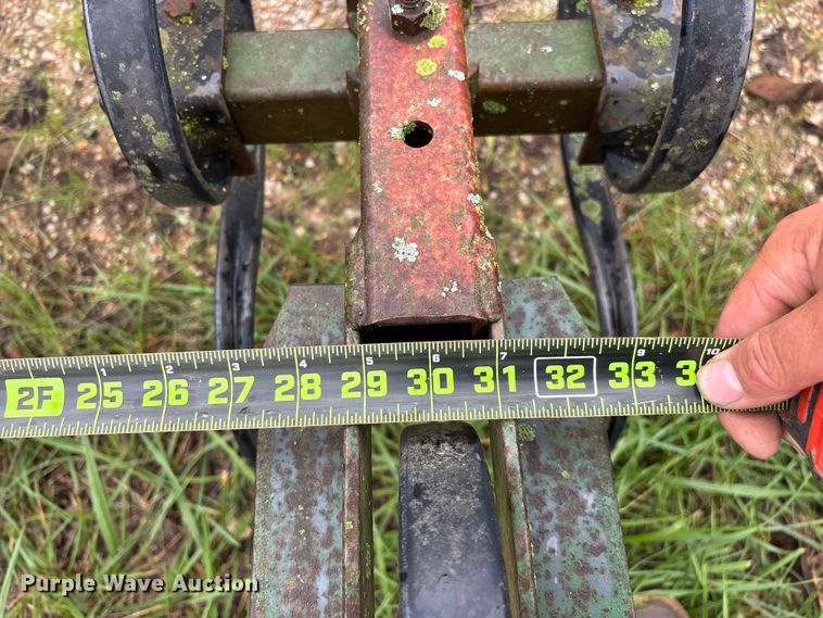 image for item EO4384 John Deere 825 row crop cultivator