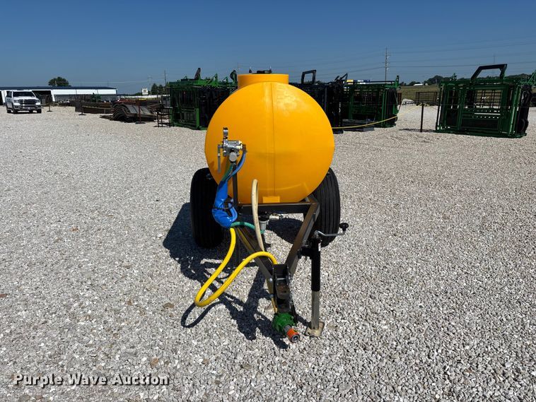 image for item EO4386 FMW FMW Aspen pull type sprayer