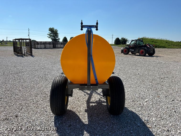 image for item EO4386 FMW FMW Aspen pull type sprayer