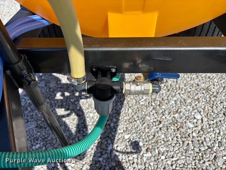image for item EO4386 FMW FMW Aspen pull type sprayer