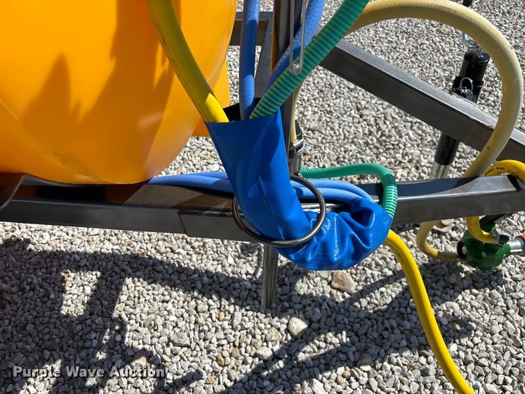 image for item EO4386 FMW FMW Aspen pull type sprayer