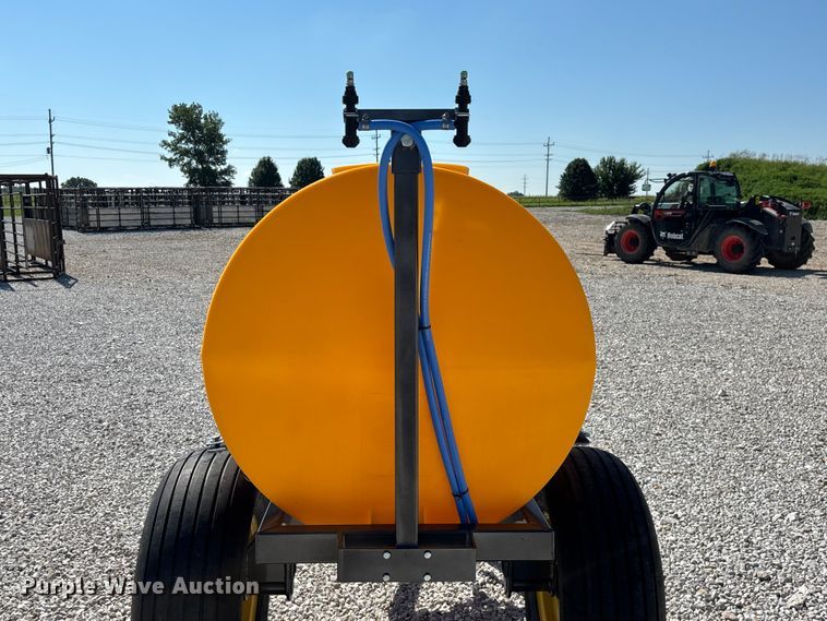 image for item EO4386 FMW FMW Aspen pull type sprayer