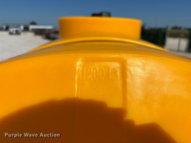 image for item EO4386 FMW FMW Aspen pull type sprayer