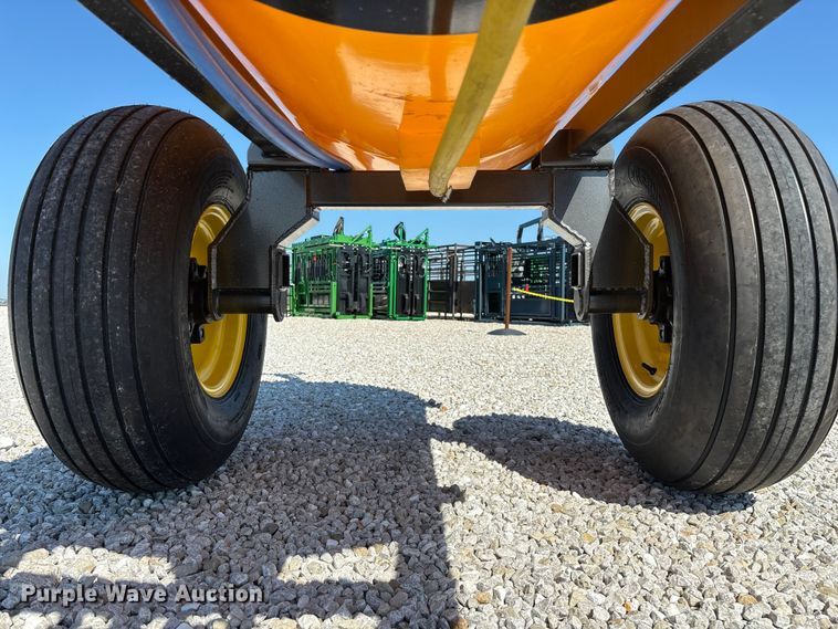 image for item EO4386 FMW FMW Aspen pull type sprayer