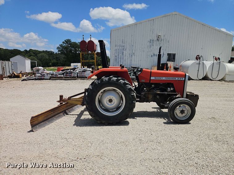 image for item EO8571 1995 Massey-Ferguson 231 tractor