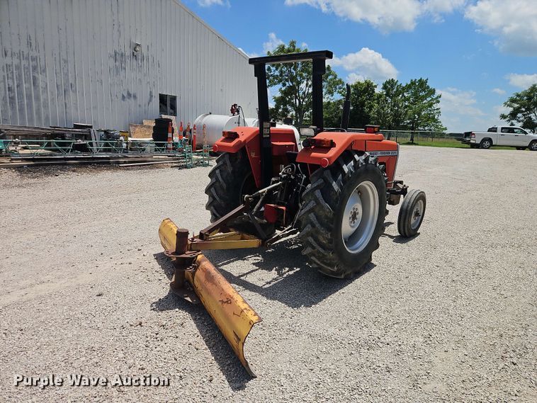 image for item EO8571 1995 Massey-Ferguson 231 tractor