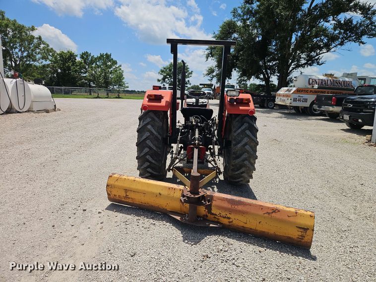 image for item EO8571 1995 Massey-Ferguson 231 tractor