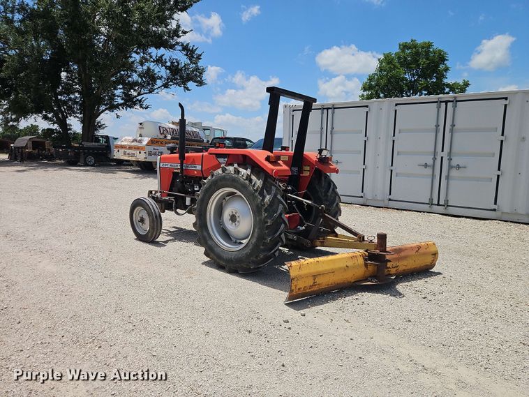 image for item EO8571 1995 Massey-Ferguson 231 tractor