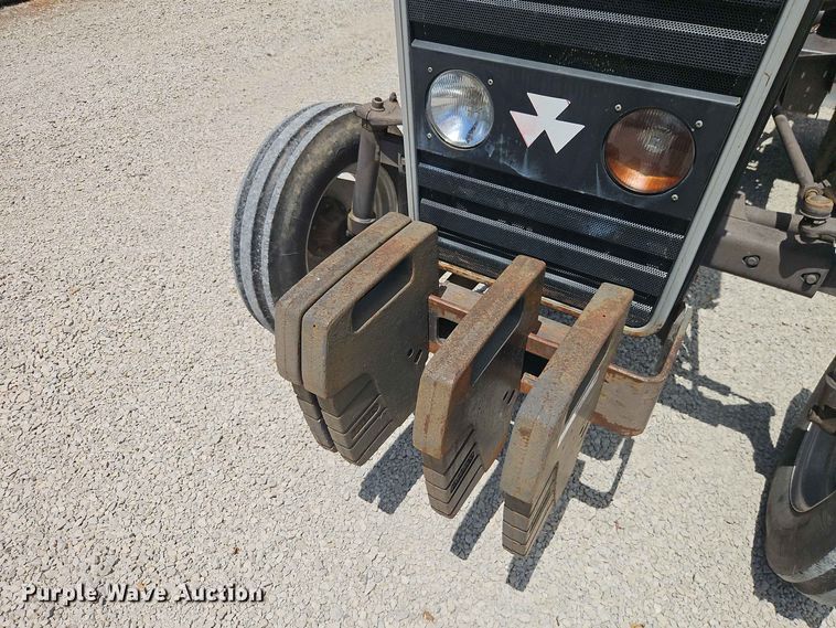 image for item EO8571 1995 Massey-Ferguson 231 tractor