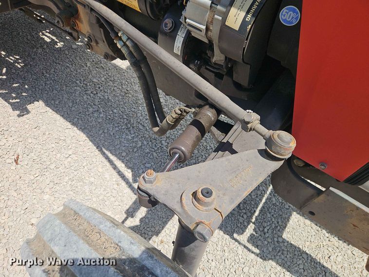 image for item EO8571 1995 Massey-Ferguson 231 tractor