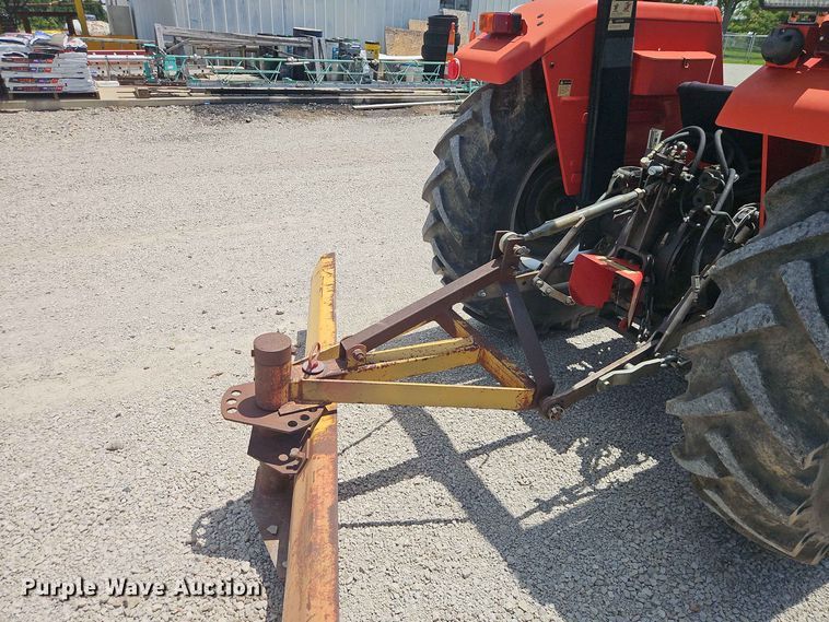 image for item EO8571 1995 Massey-Ferguson 231 tractor