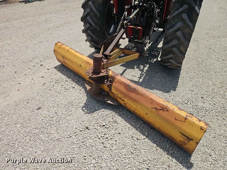 image for item EO8571 1995 Massey-Ferguson 231 tractor