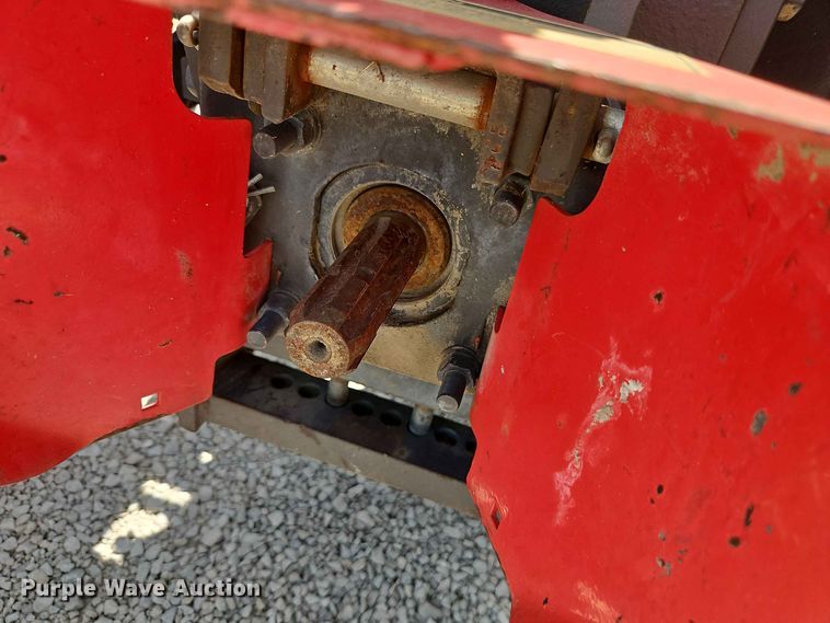 image for item EO8571 1995 Massey-Ferguson 231 tractor