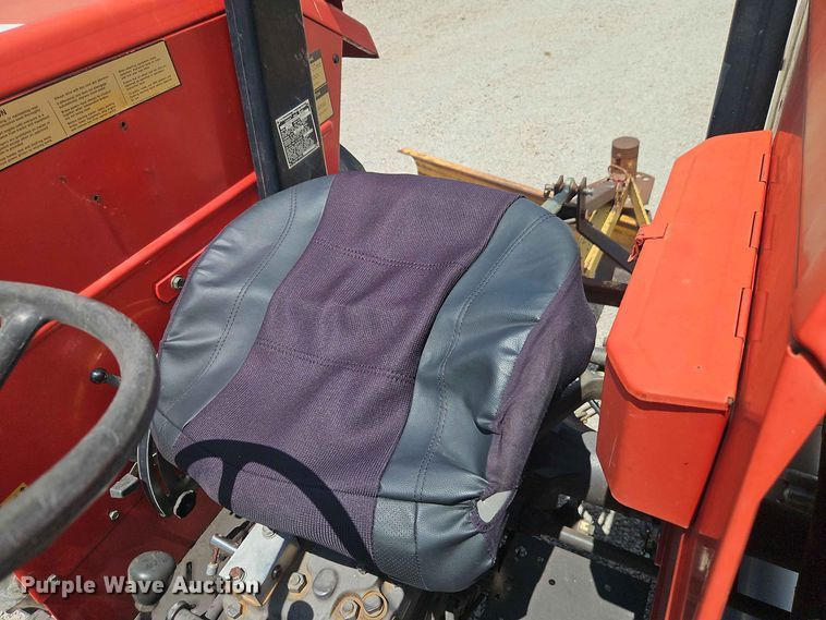 image for item EO8571 1995 Massey-Ferguson 231 tractor