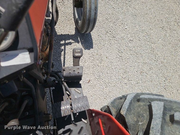 image for item EO8571 1995 Massey-Ferguson 231 tractor