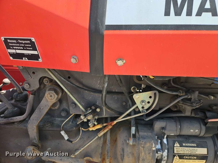 image for item EO8571 1995 Massey-Ferguson 231 tractor